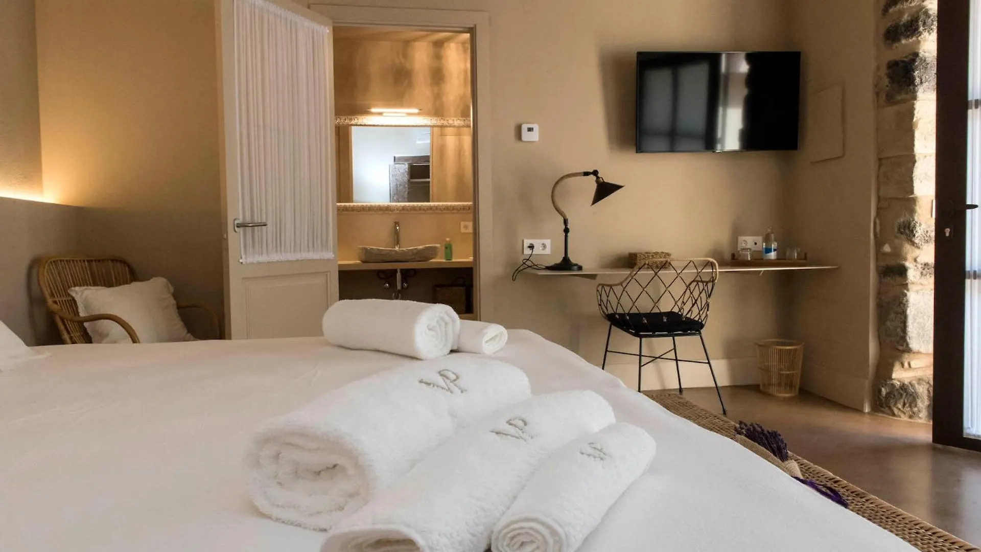 Mas Pla Bed & Breakfast Riudellots de la Selva